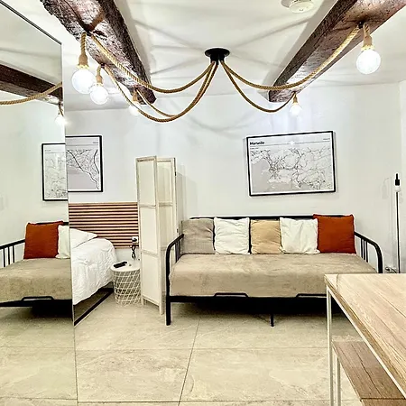 Apartment 7b Classe 3 Etoiles Climatise A 2 Mn Du Port Bylaconciergerie13 La Ciotat
